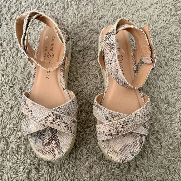 Chinese Laundry Zala espadrille/wedge platform sandals,‎ snake print size 8.5/39 - Picture 4 of 9
